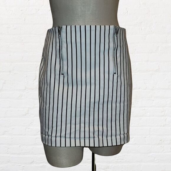Forever 21 White and Black Striped Double Zip Skirt, Size Large - Picture 1 of 7